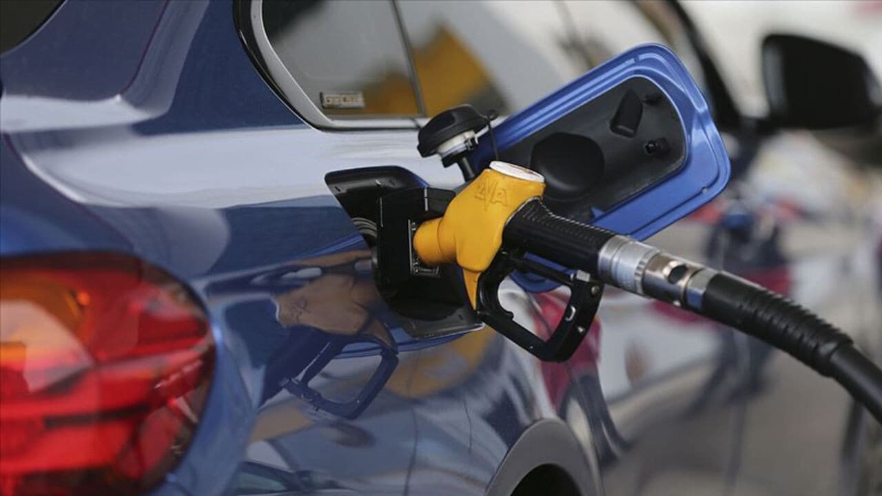 Benzine zam pompaya yansıdı: İşte il il güncel akaryakıt fiyatları