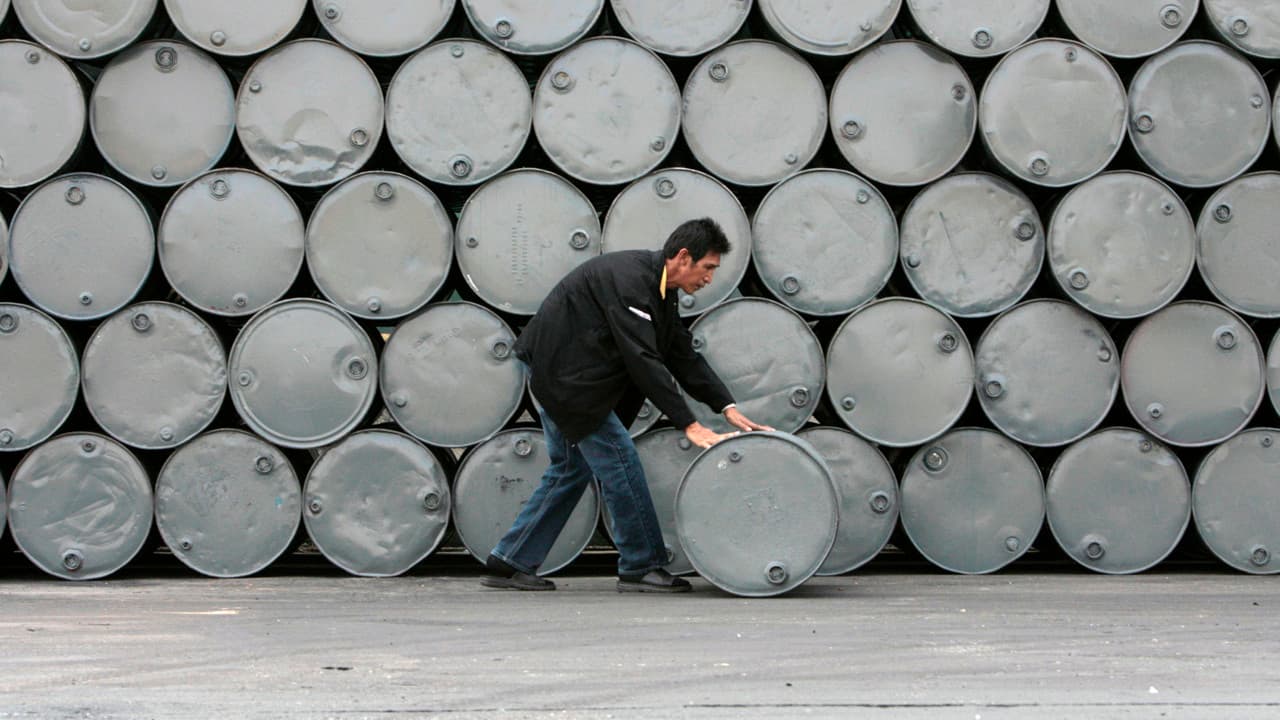 Goldman Sachs petrol fiyatı tahminini yükseltti