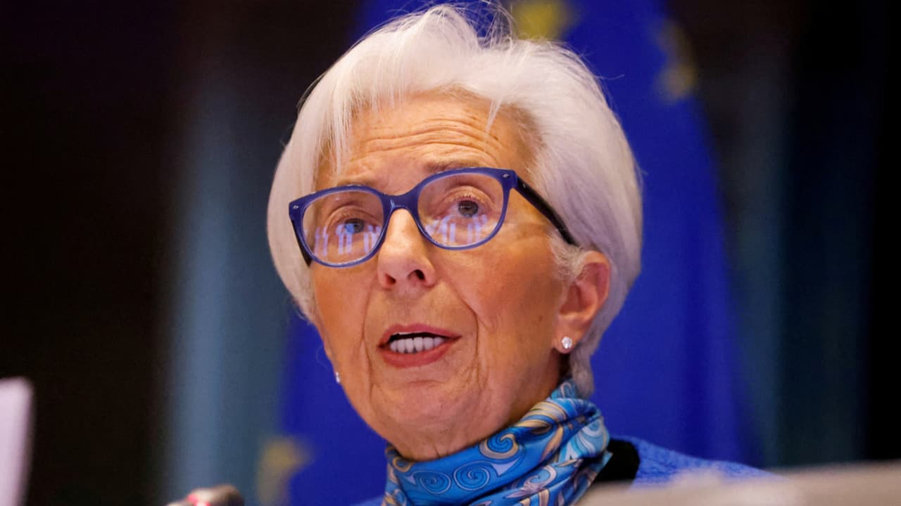ECB Başkanı Lagarde: "Avrupa Merkez Bankası'nın faiz artırması için erken"