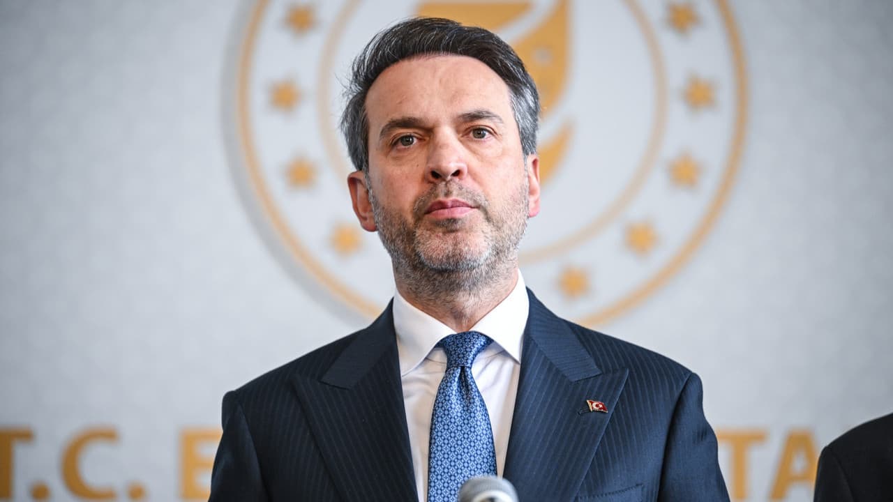 Bakan Bayraktar'dan OECD Forumu'nda yoğun diplomasi