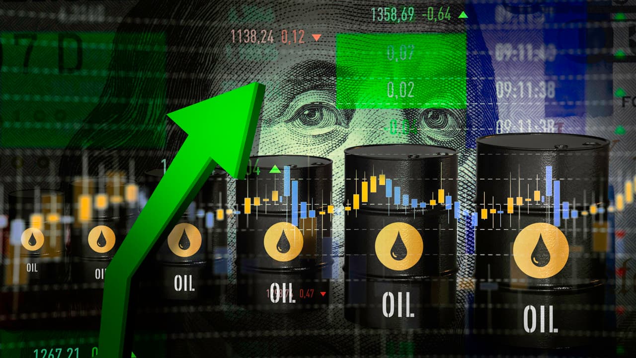 Commerzbank'tan petrol senaryosu: Kısa vadeli tahminini 10 dolar yükseltti