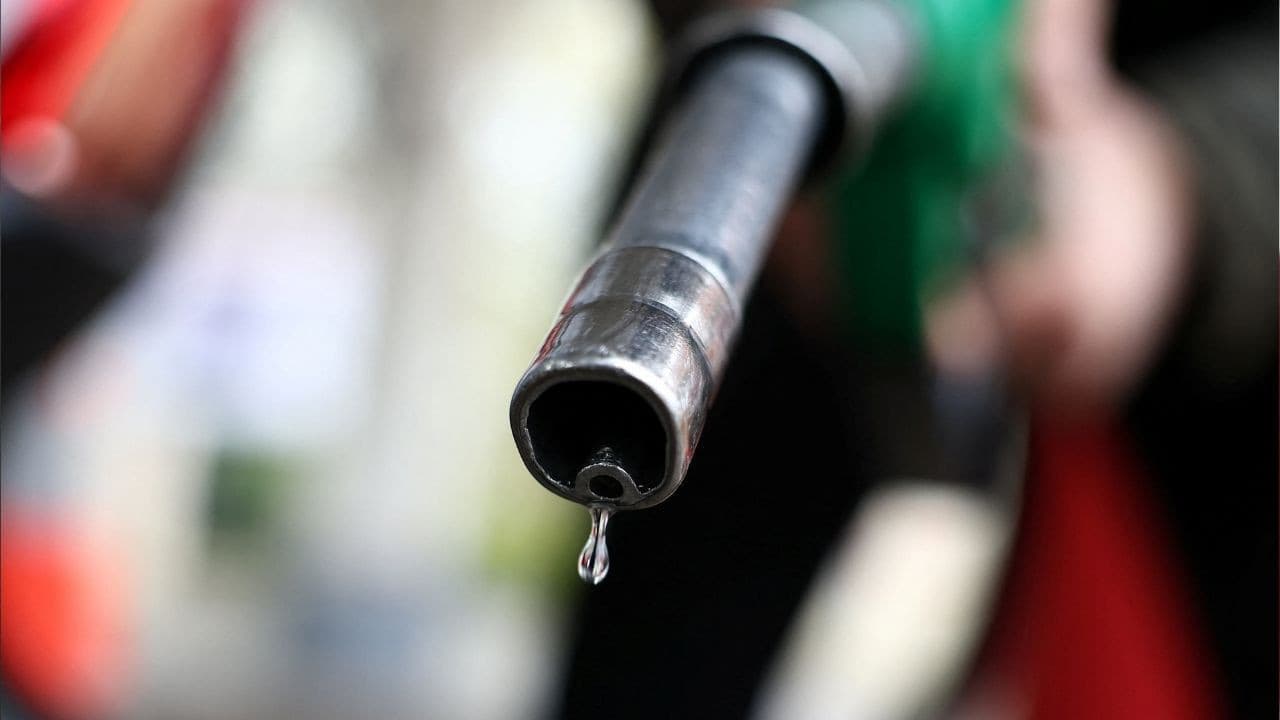 Akaryakıt krizi büyüyor! Rusya'da araç başına 30 litre sınırı