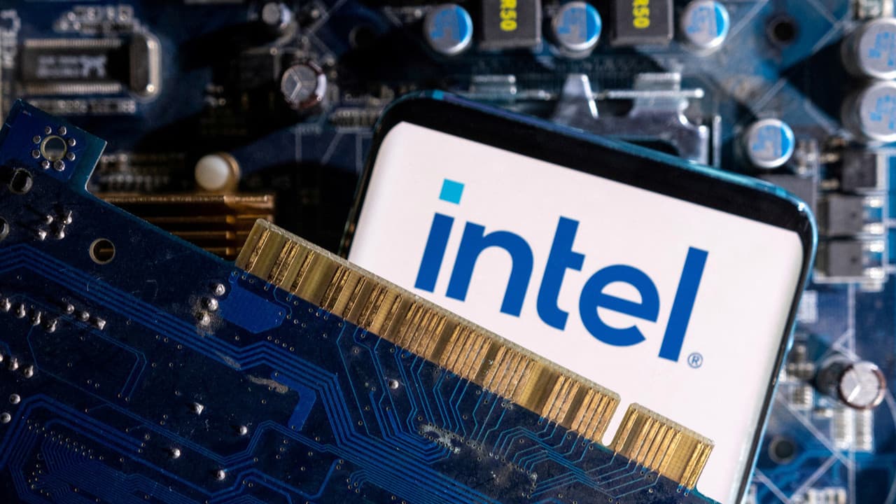Intel'den büyük kar: Bilanço sonrası hisseler uçuşa geçti, rekor gelecek mi?